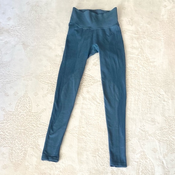 Lululemon Flow And Go Tights - Picture 5 of 6